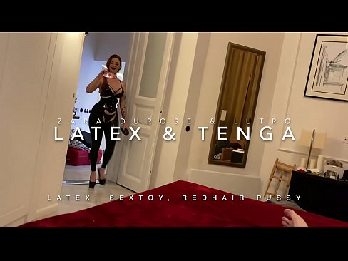 ❤️ Nwa nkịrịkọ na-acha uhie uhie yi uwe latex nke nnochi anya ❤️ Anal porn